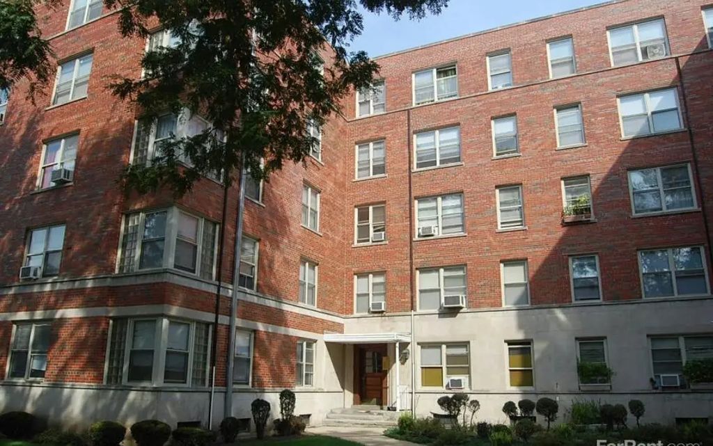 2620 W Berwyn Avenue 306, Chicago