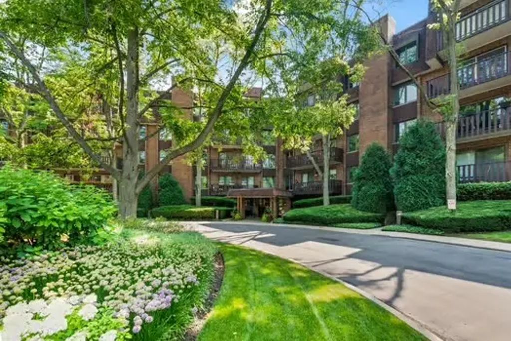 1125 Lake Cook Road 505e, Northbrook