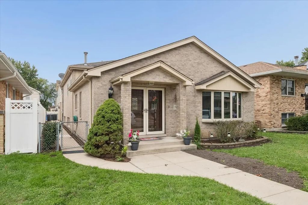 7645 W Rascher Avenue, Chicago