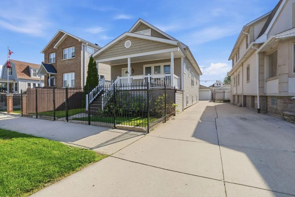 2923 N New England Avenue, Chicago, 60634
