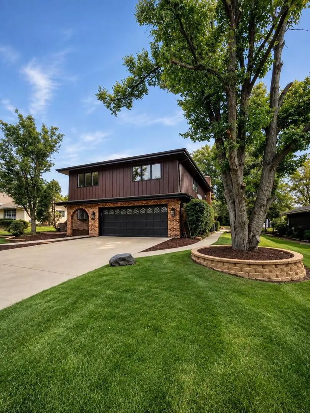725 Birchwood Road, Frankfort