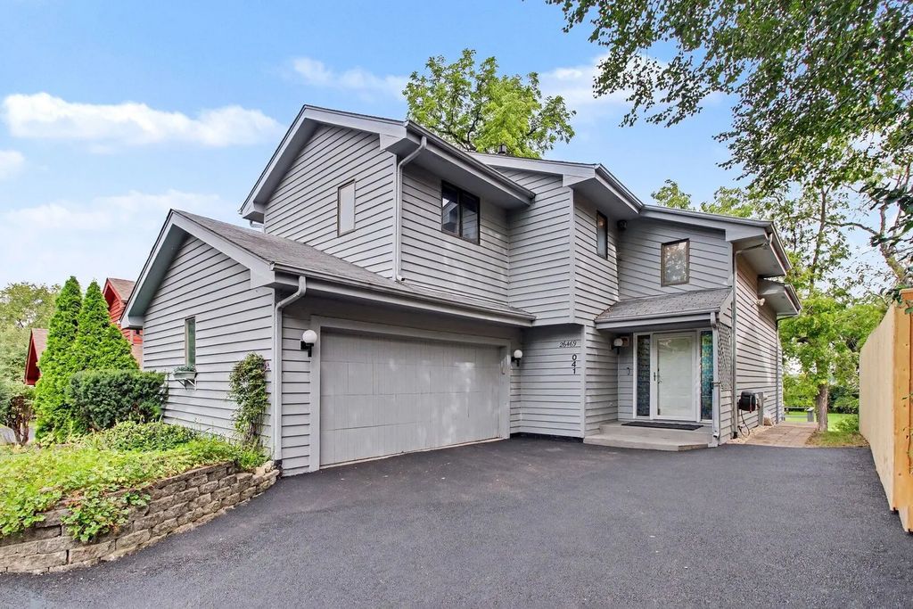 26469 N Il Route 83, Mundelein