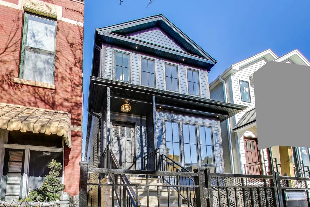 1811 W Superior Street, Chicago, 60622