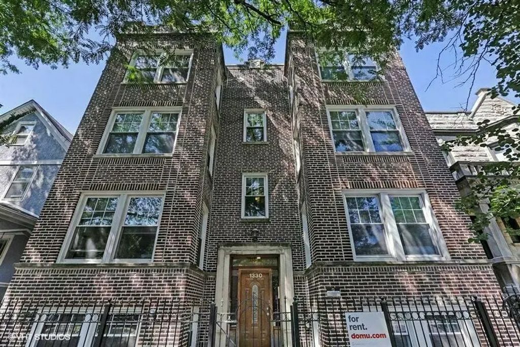 1330 W Argyle Street, Chicago, 60640