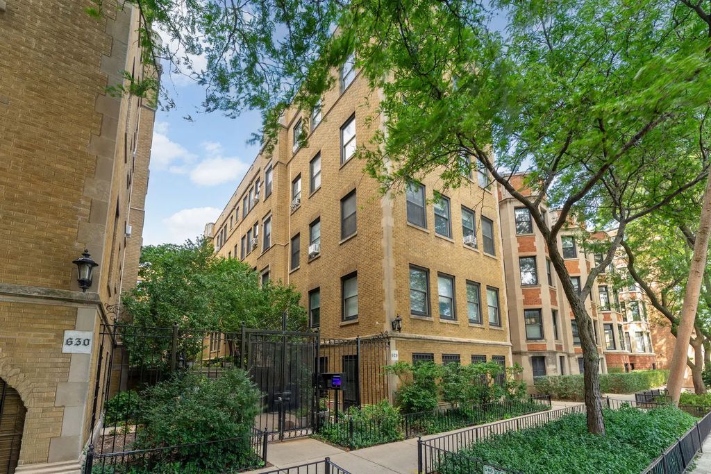626 W Waveland Avenue 3b, Chicago
