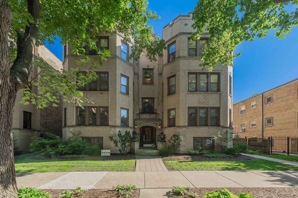 2651 W Greenleaf Avenue 3w, Chicago