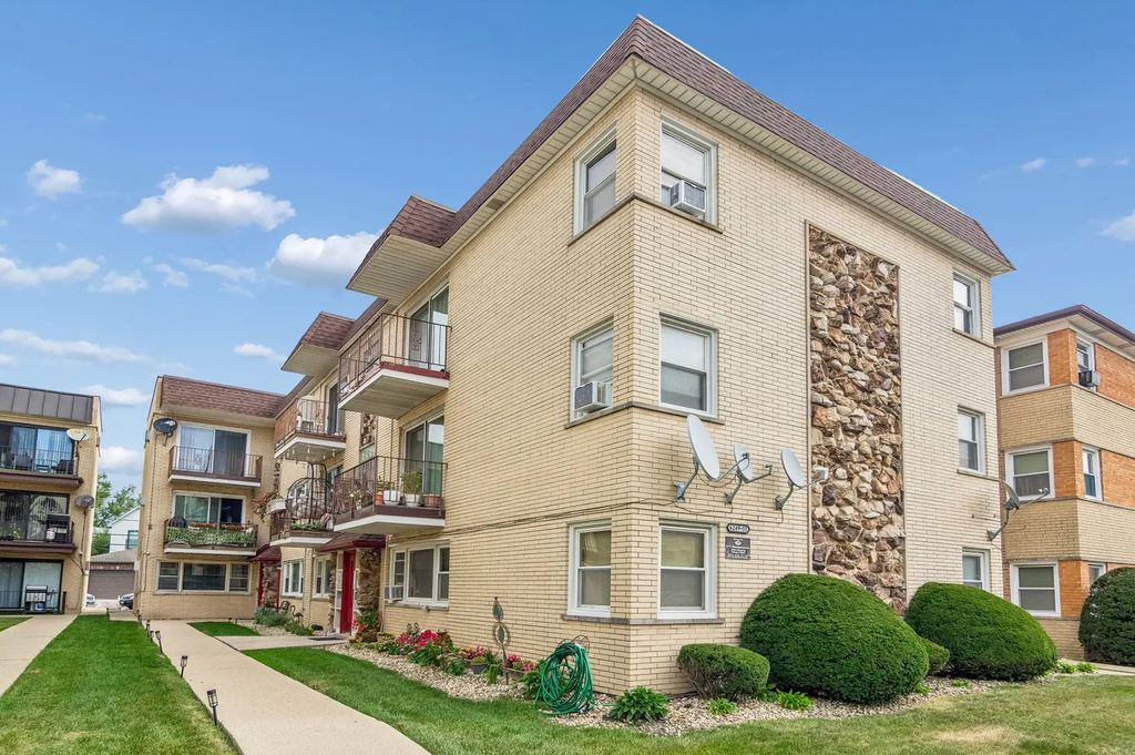 6251 N Northwest Highway 1n, Chicago