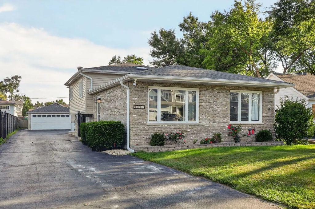 1017 Palmer Street, Downers Grove