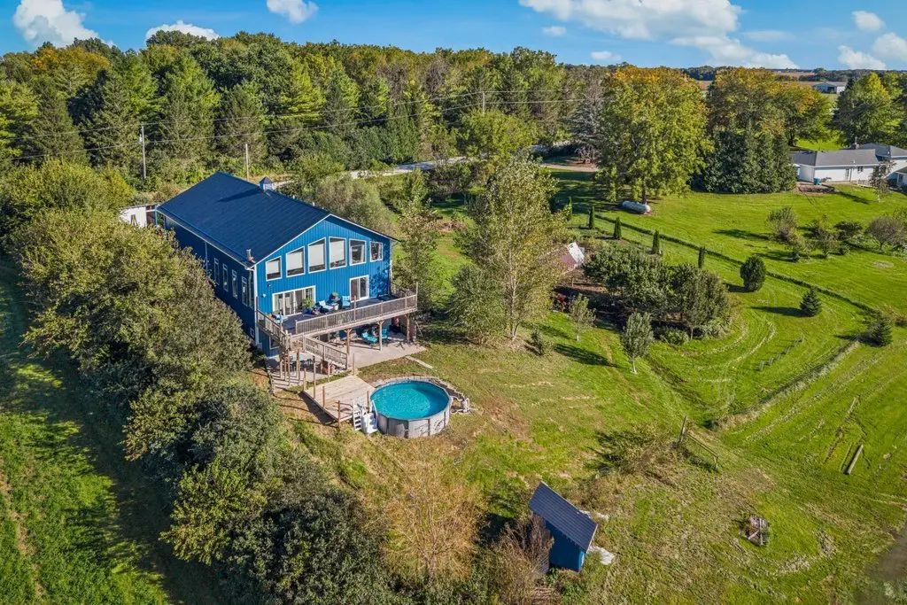 22998 260th Avenue, LeClaire