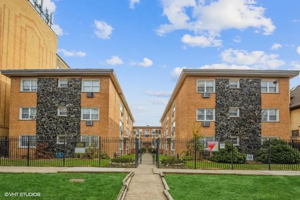 1531 W Sherwin Avenue 1s, Chicago