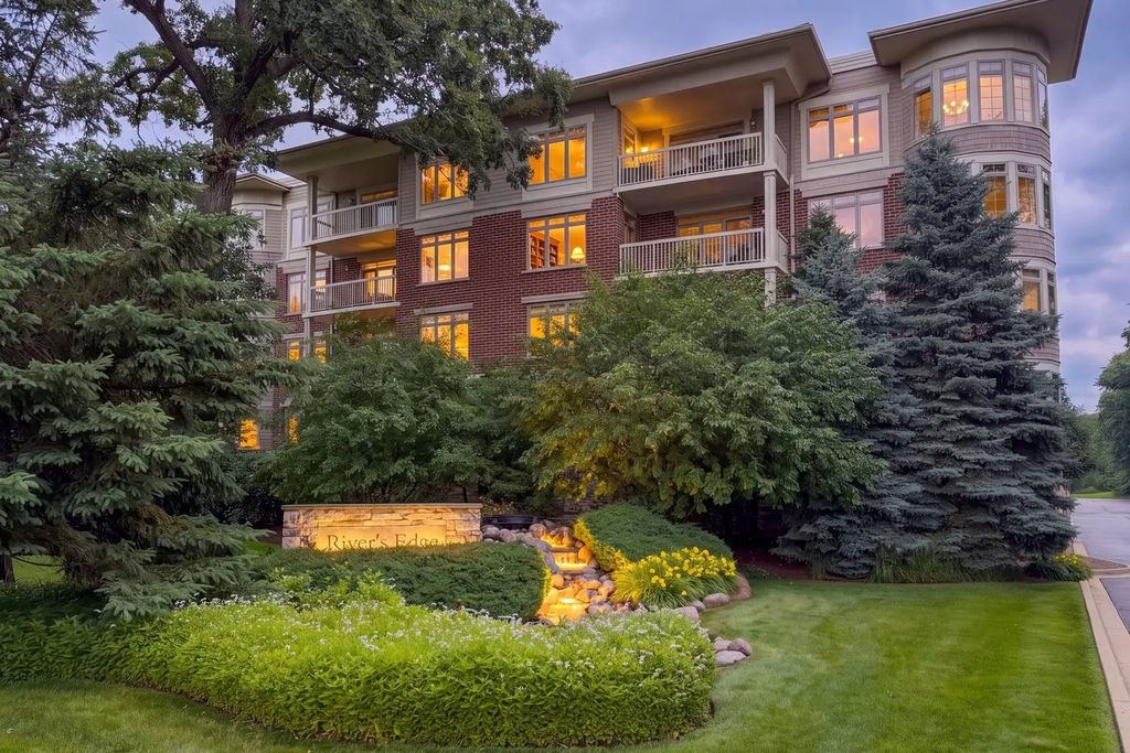 425 Benjamin Drive 302, Vernon Hills, 60061