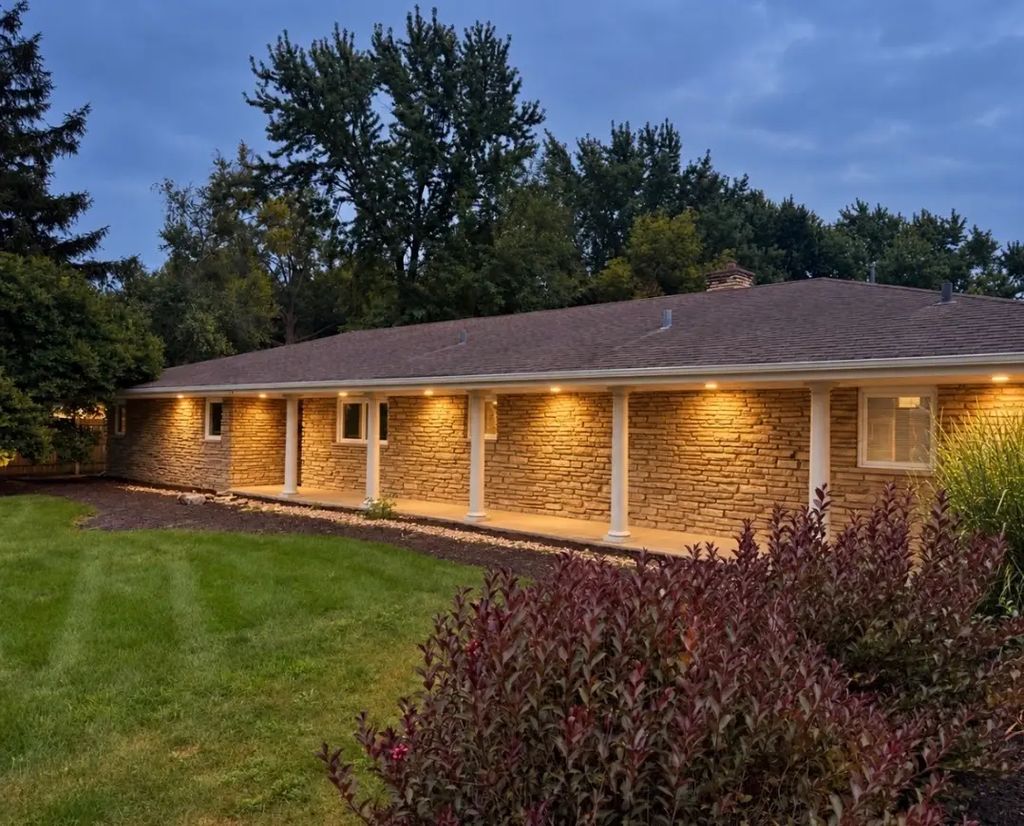 22w689 Elmwood Drive, Glen Ellyn