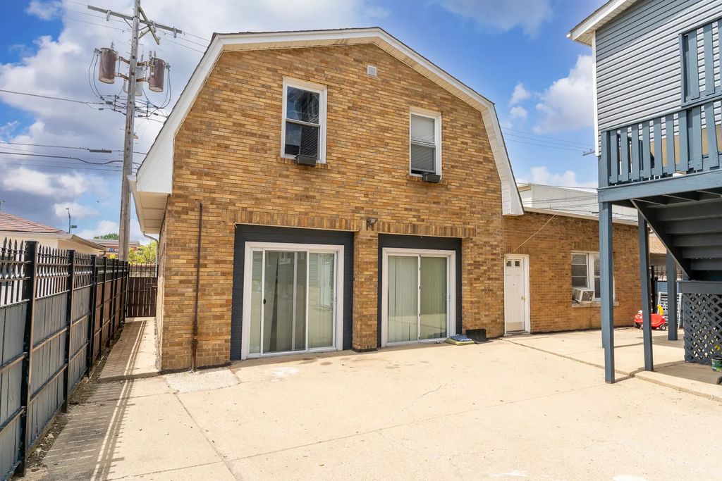 2530 N Neva Avenue 1rn, Chicago