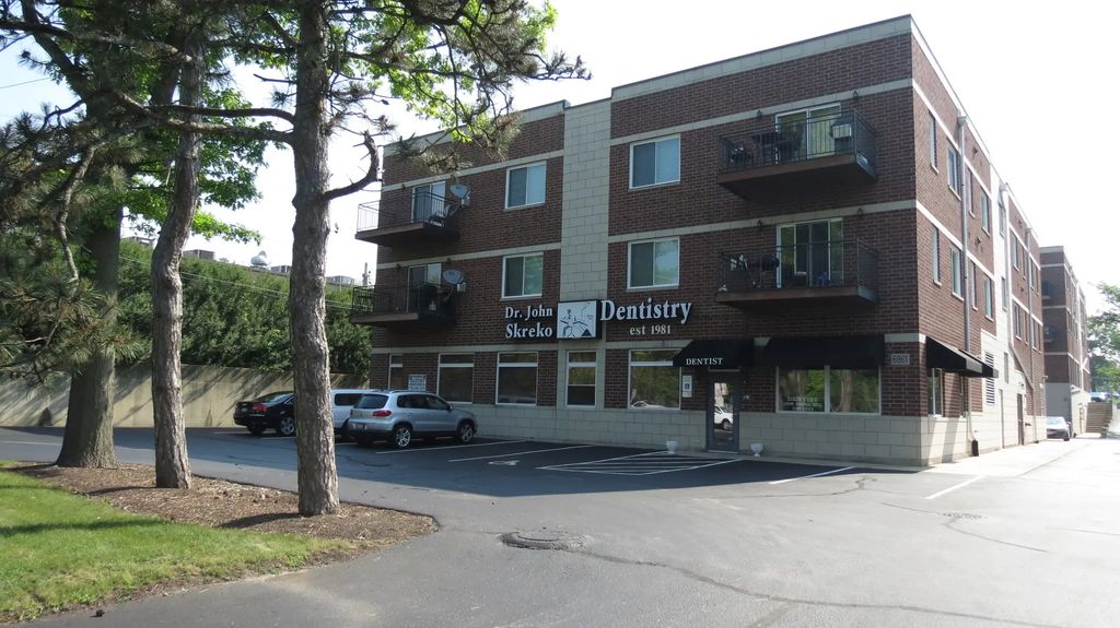 6961 Vine Street 301, Indian Head Park
