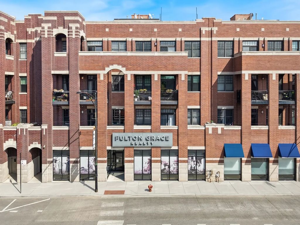 2901 N Halsted Street 203, Chicago