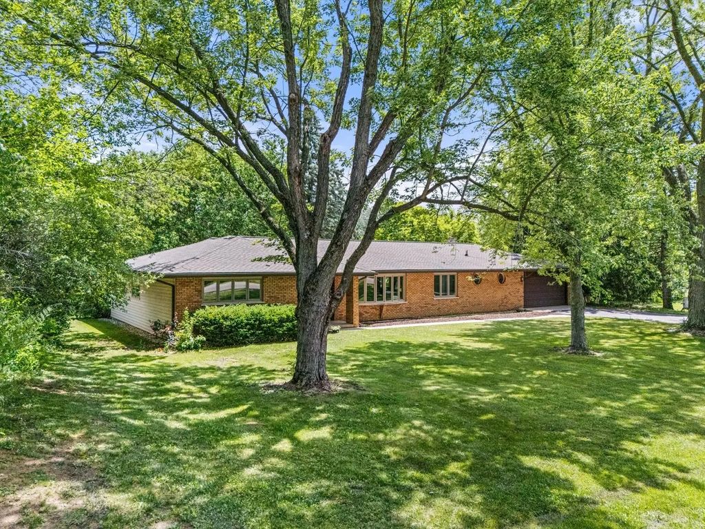 36w186 River Grange Road, St. Charles
