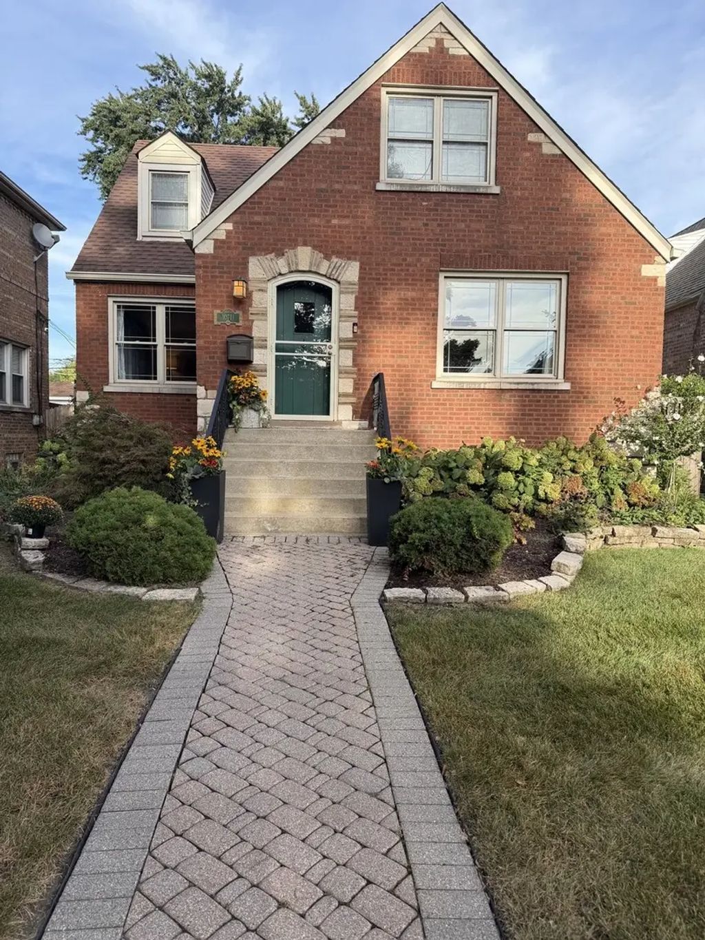 10711 S Artesian Avenue, Chicago