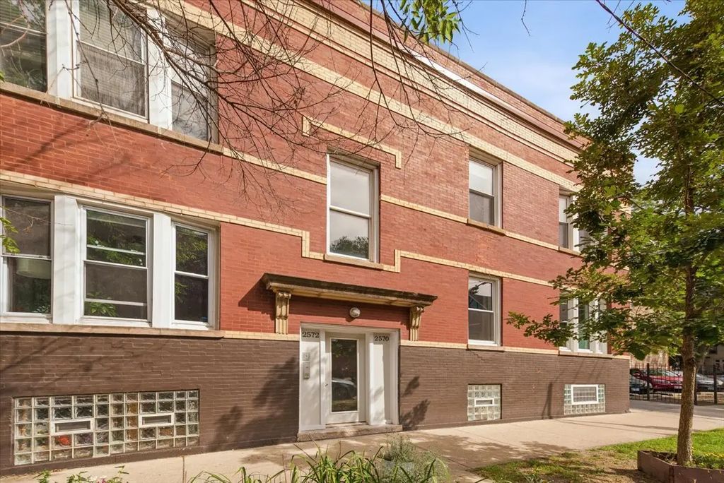 2570 W Lyndale Street 2, Chicago