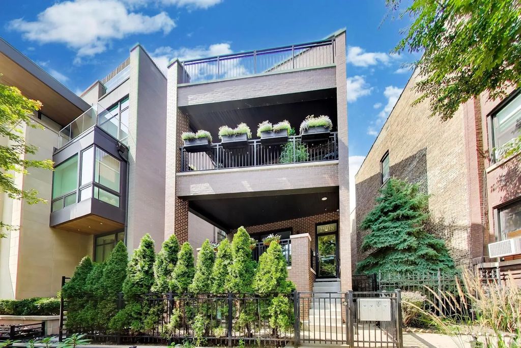 2908 N Burling Street 1, Chicago