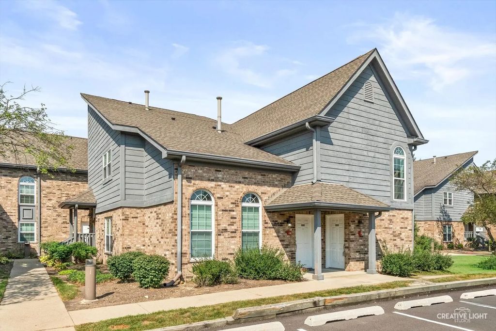 39 Foxcroft Road 203, Naperville