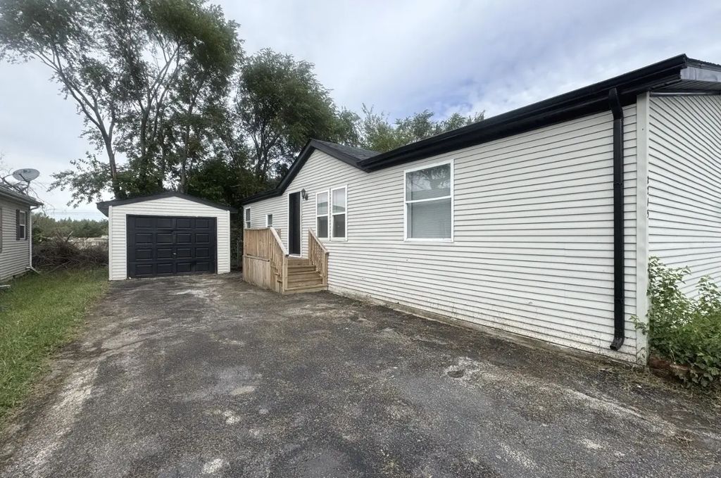 2215 Rush Street, Sauk Village