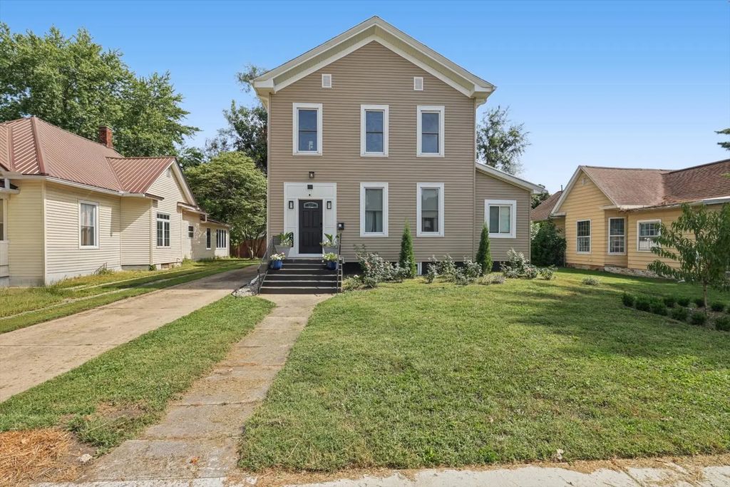 404 N 21st Street, Mattoon
