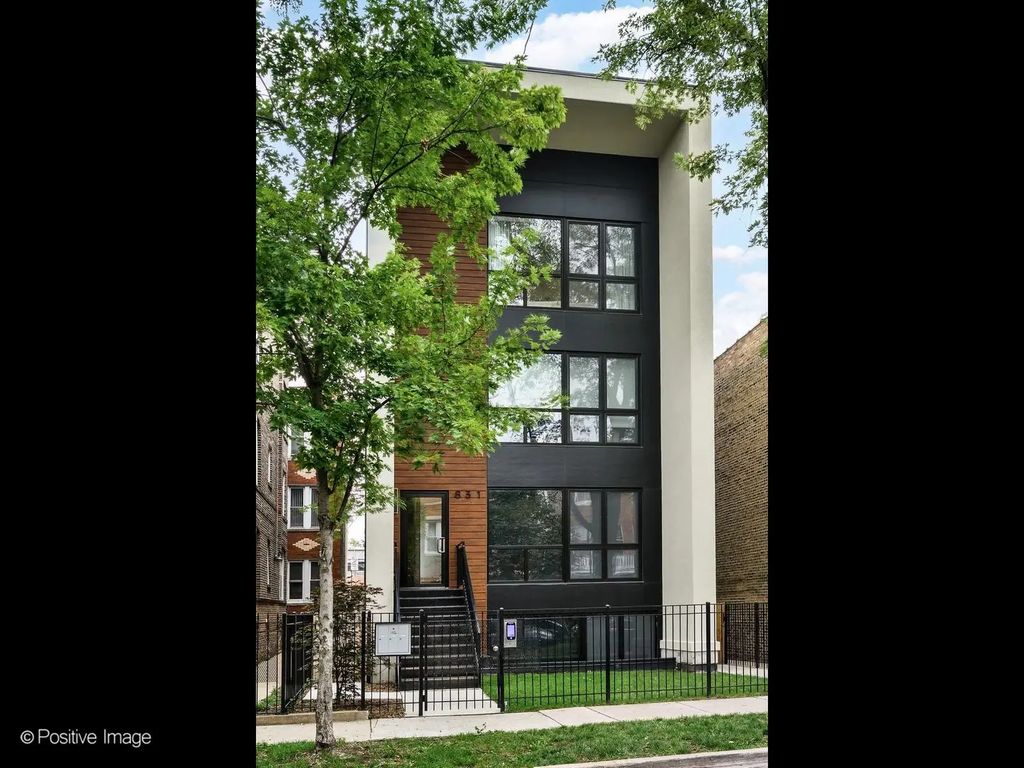 831 N Maplewood Avenue 3, Chicago