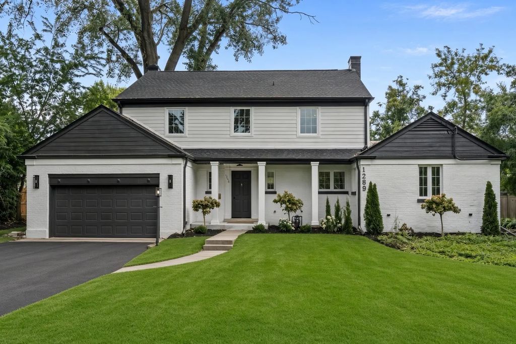 1288 Sunview Lane, Winnetka