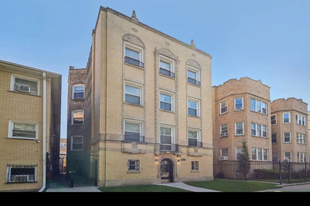 6235 N Francisco Avenue, Chicago
