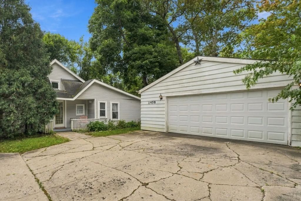 1458 Linden Avenue, Highland Park