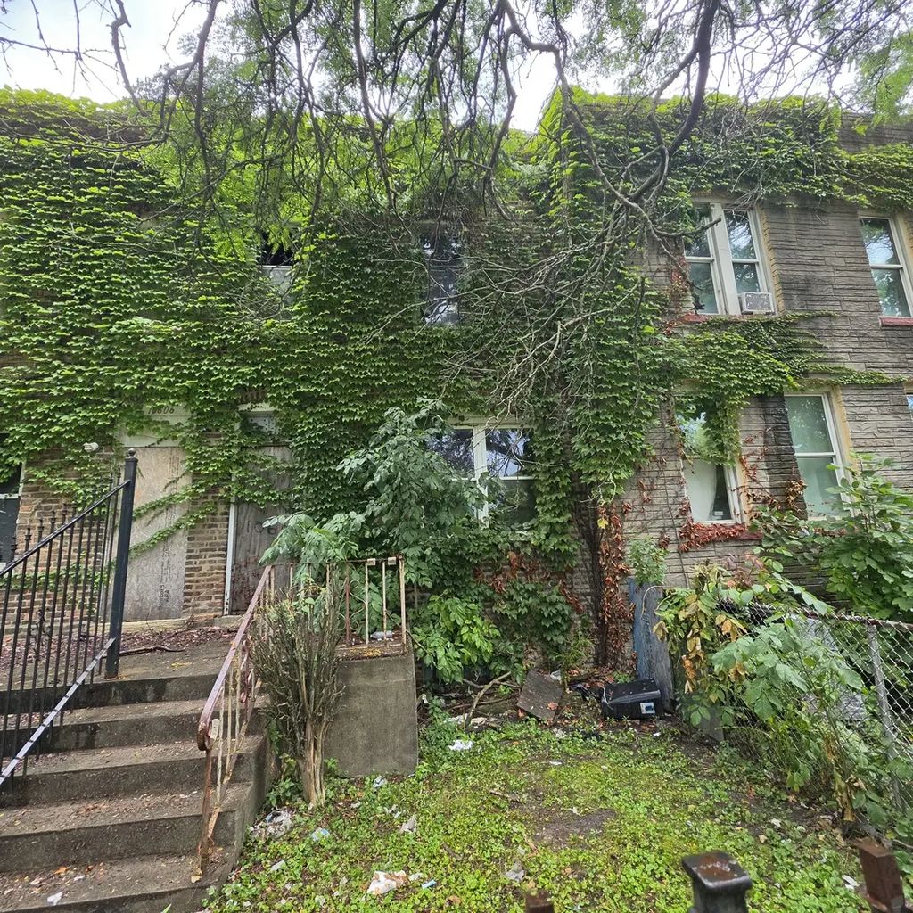 10604 S Langley Avenue, Chicago