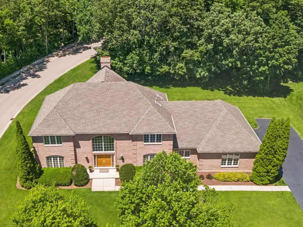 130 N Buckingham Drive, Sugar Grove