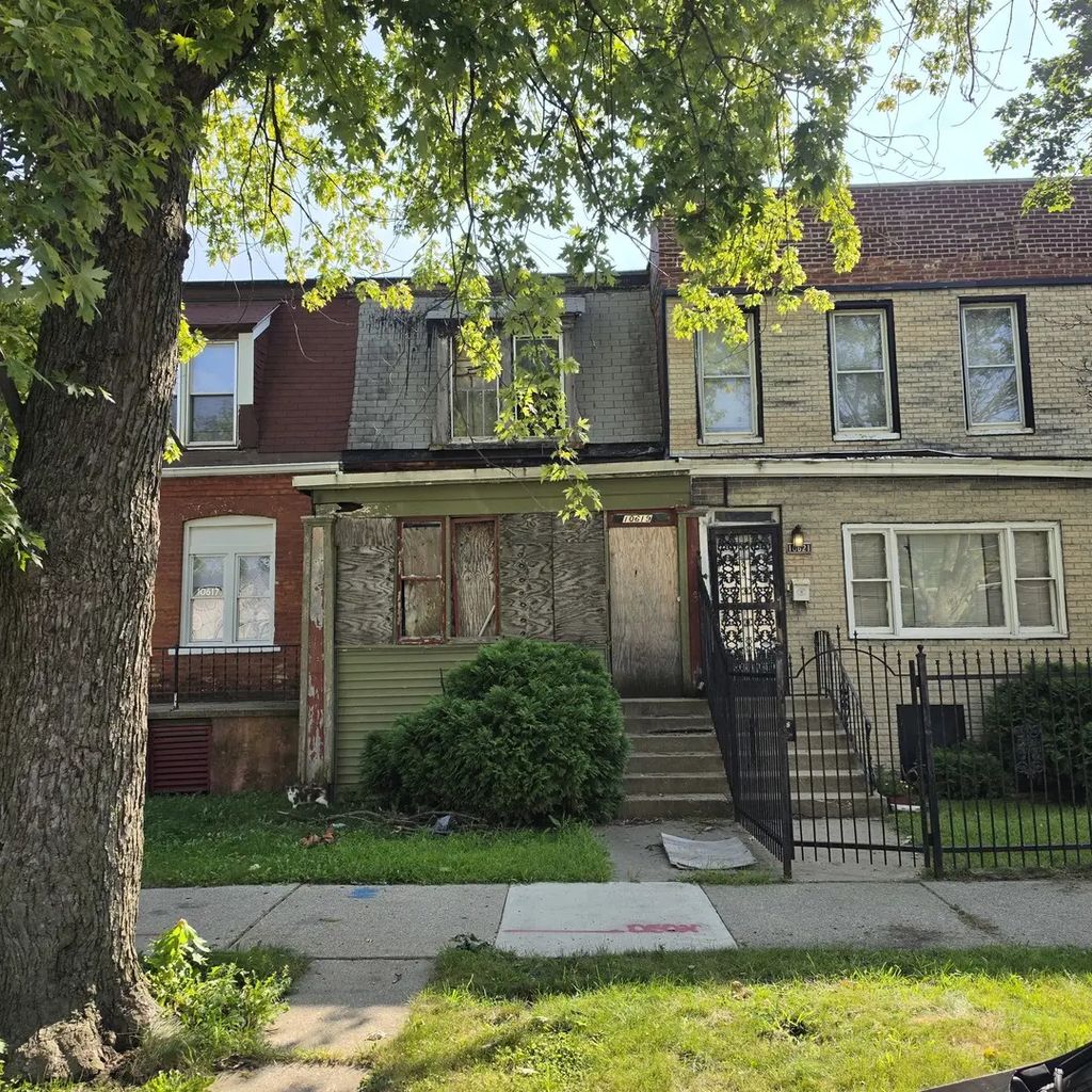 10619 S Champlain Avenue, Chicago