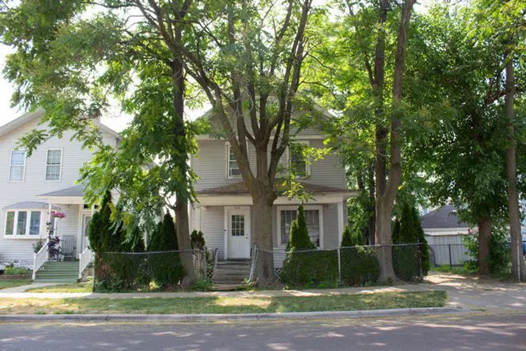 218 Beach Street, Aurora