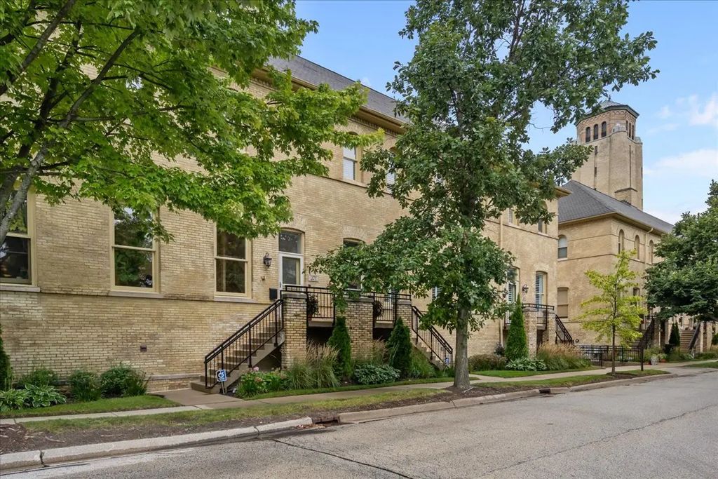 271 Whistler Road, Highland Park