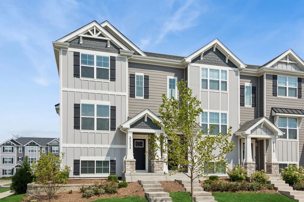 2111 Yellowstone Boulevard, Mundelein