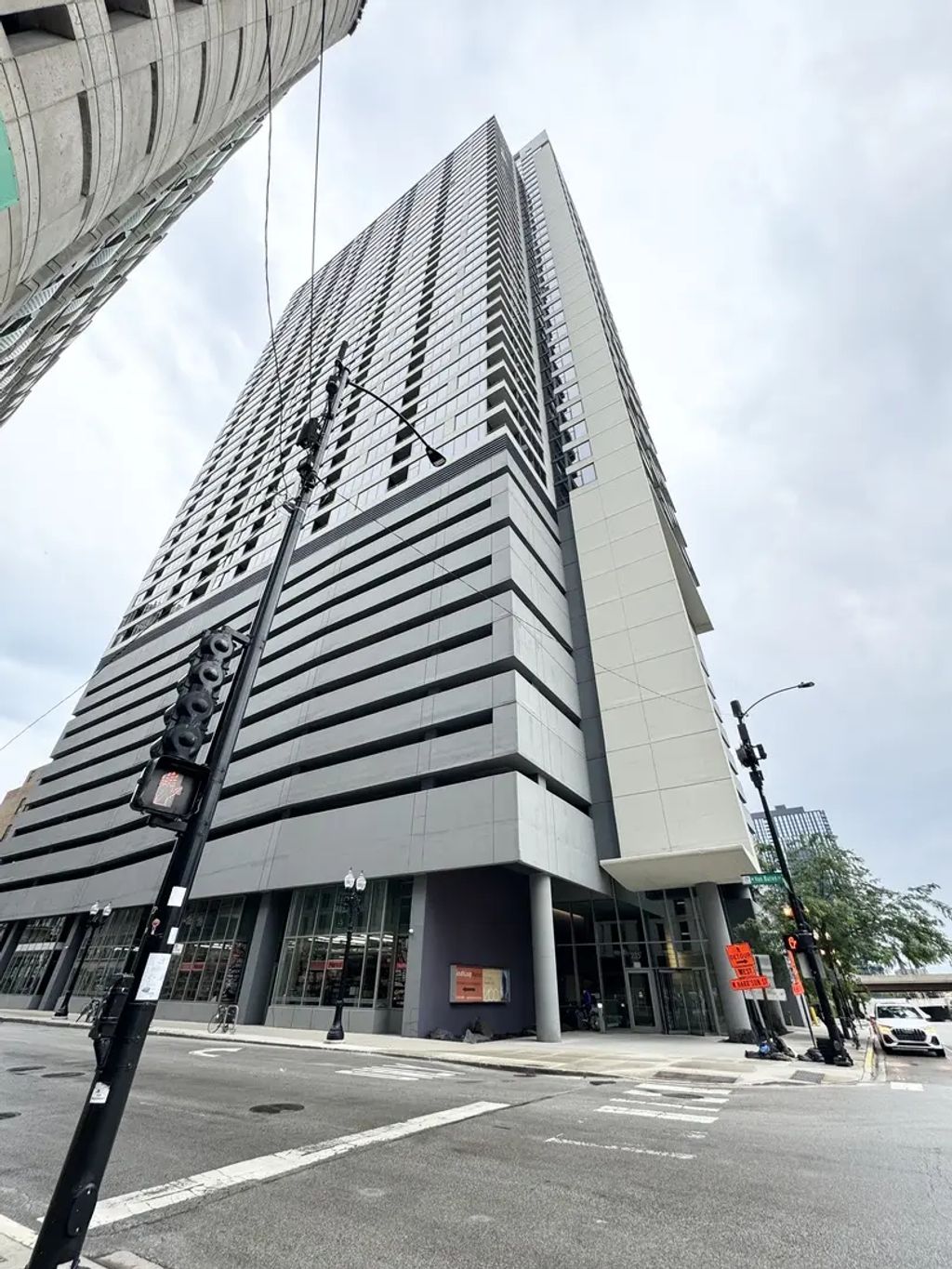235 W Van Buren Street 2819, Chicago