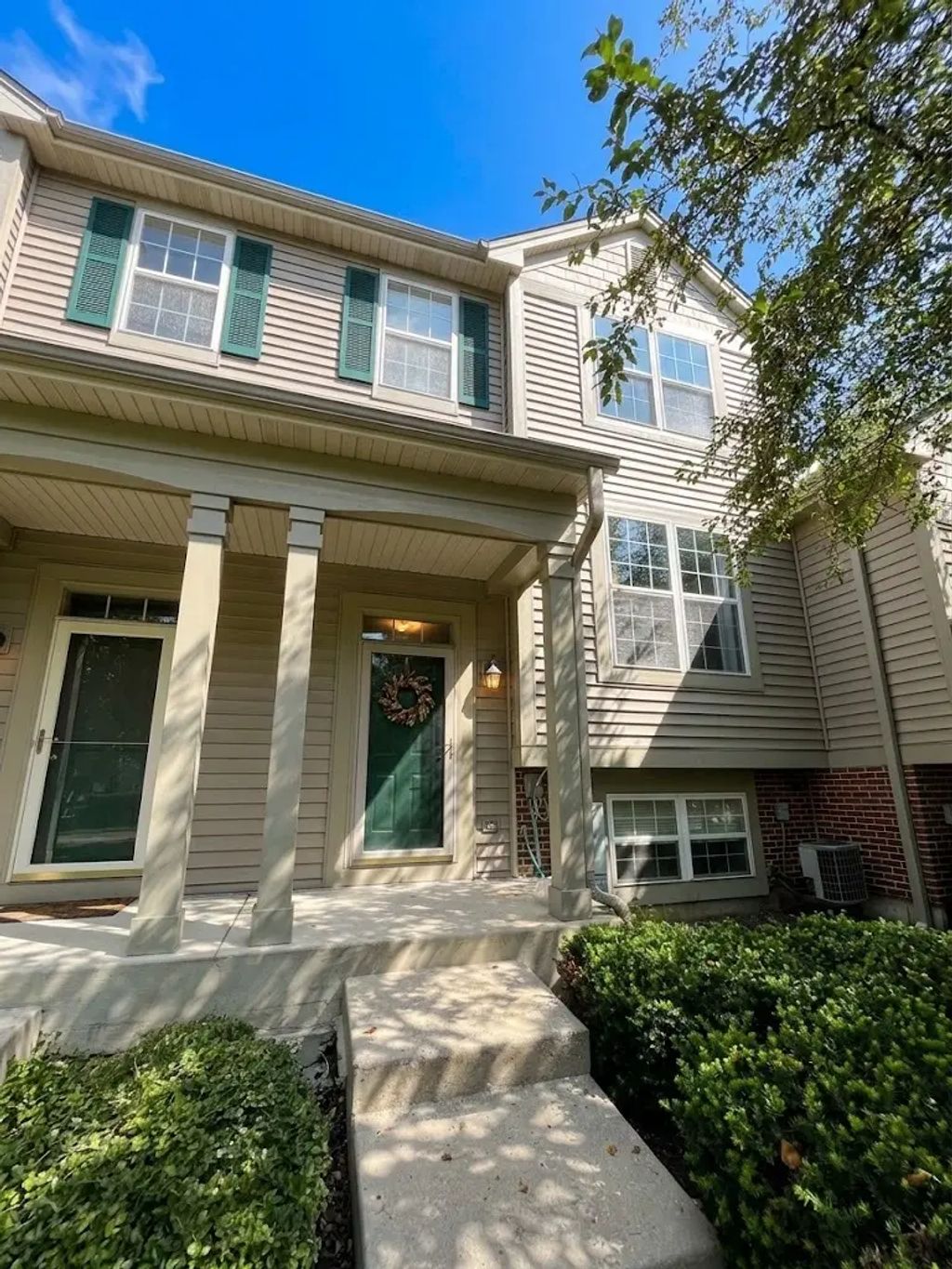 1064 Chadwick Drive 1064, Grayslake