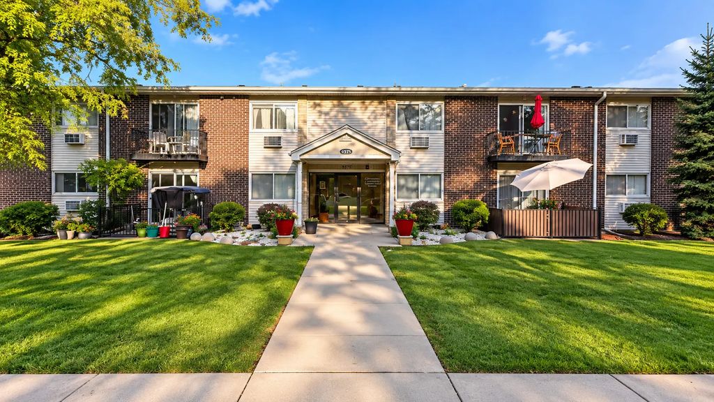 9575 N Terrace Pl Place 2g, Des Plaines