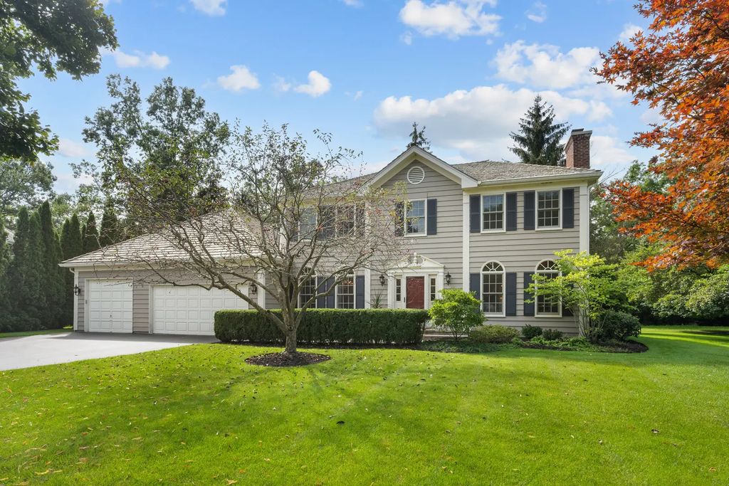 1000 Campbell Court, Lake Bluff
