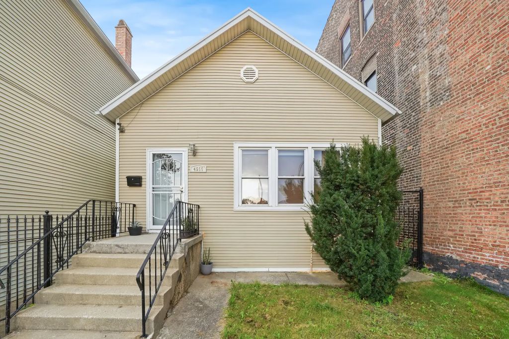 4555 S Halsted Street, Chicago