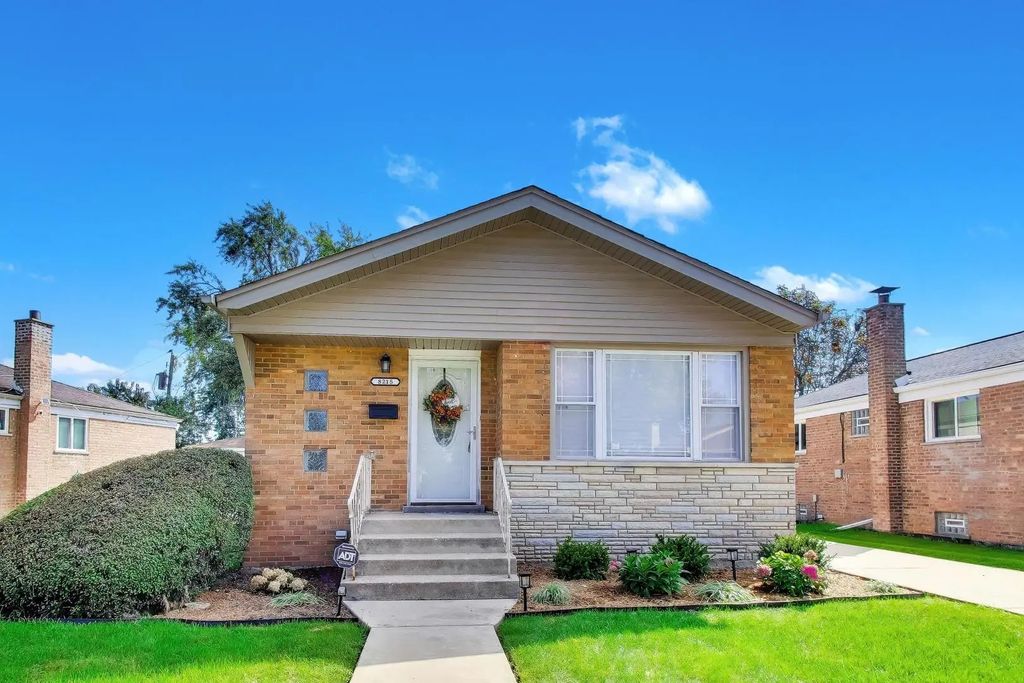 8215 S Tripp Avenue, Chicago