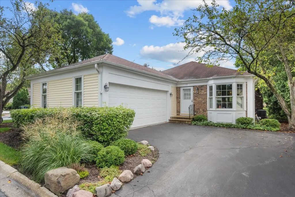 12 The Court Of Lagoon View, Northbrook