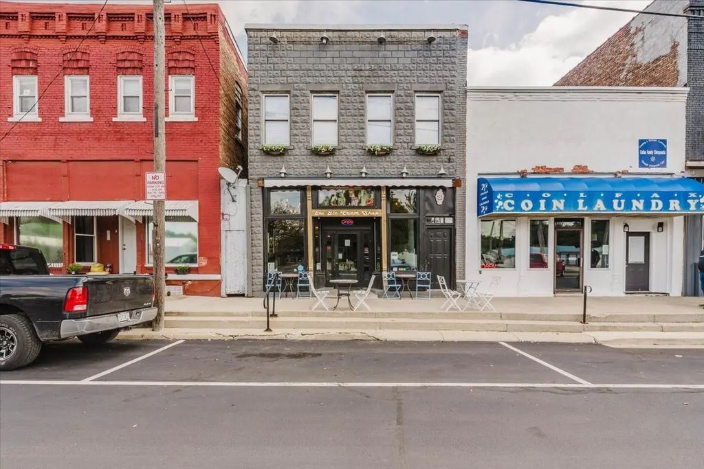 103 S Center Street, Colfax