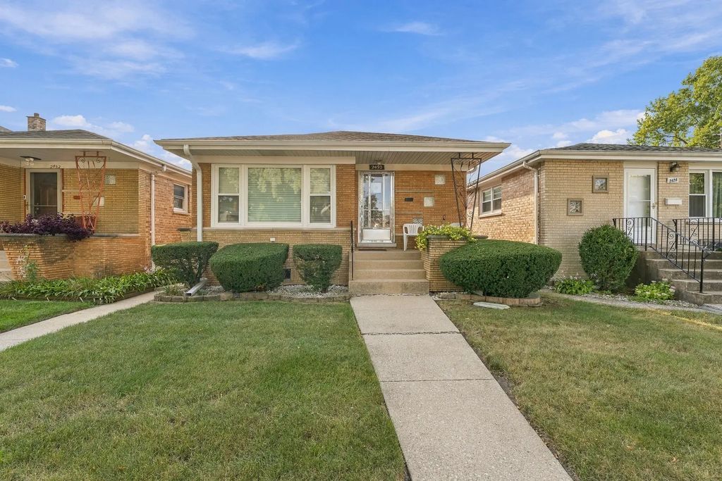 2430 Westover Avenue, North Riverside