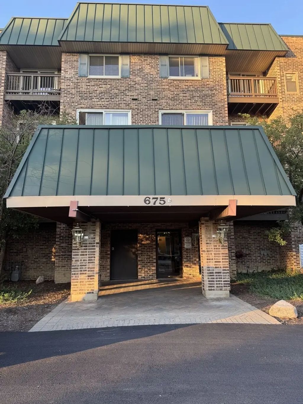 675 Grove Drive 113, Elk Grove Village