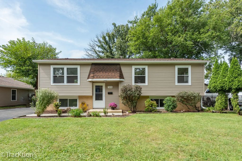 7208 Sprucewood Avenue, Woodridge