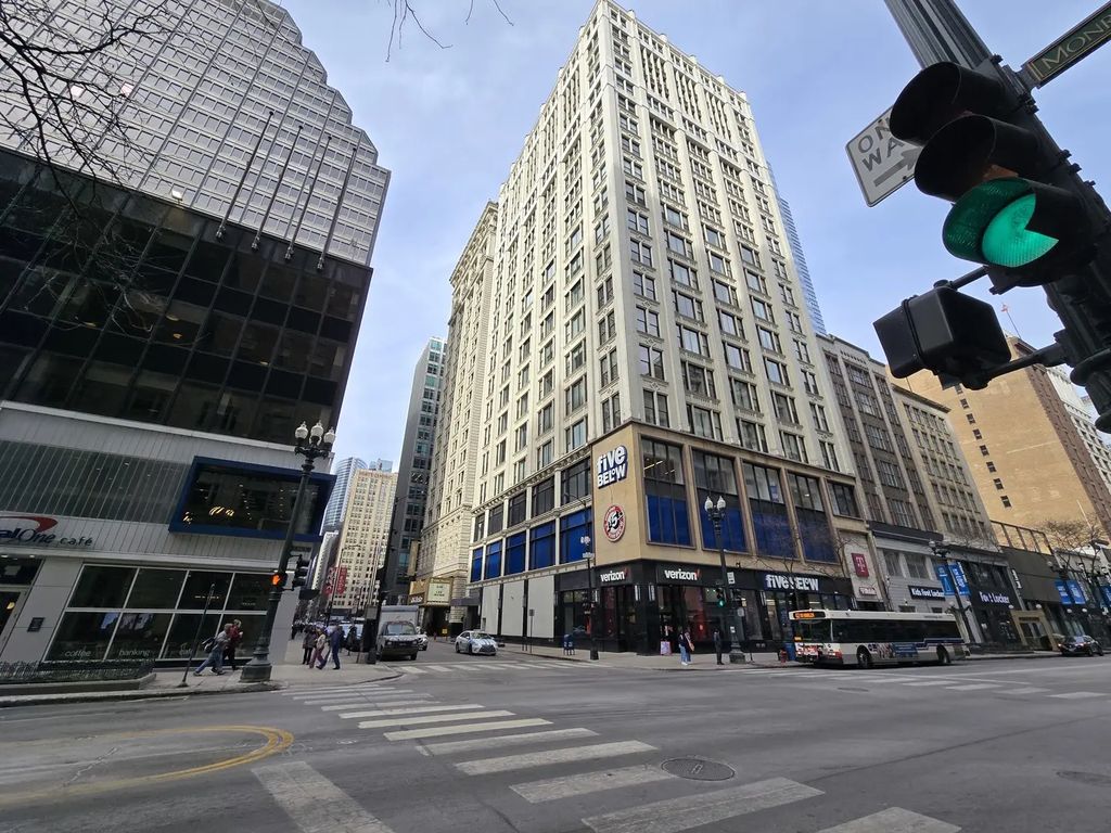8 W Monroe Street 1800, Chicago