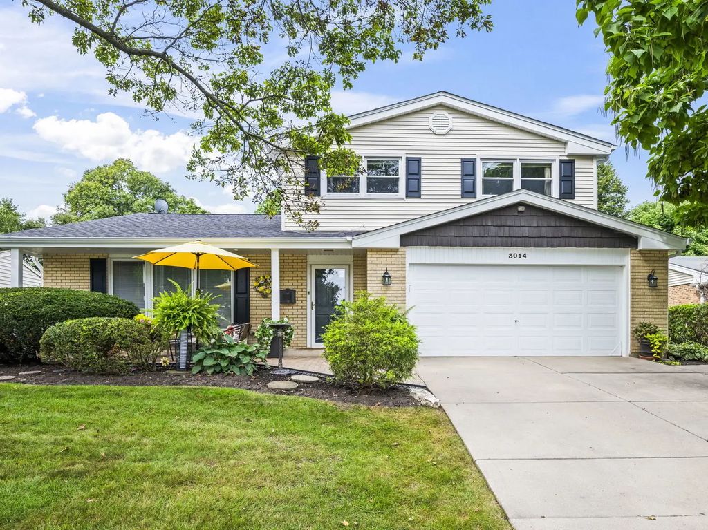 3014 N Dryden Place, Arlington Heights