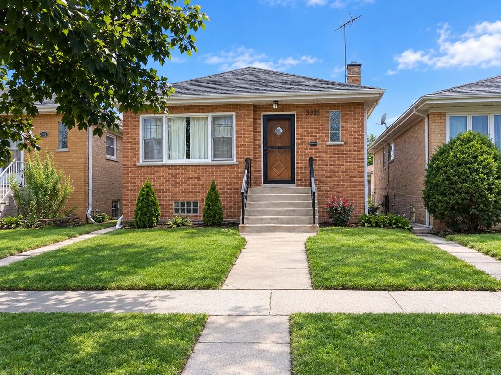 3826 Clarence Avenue, Berwyn